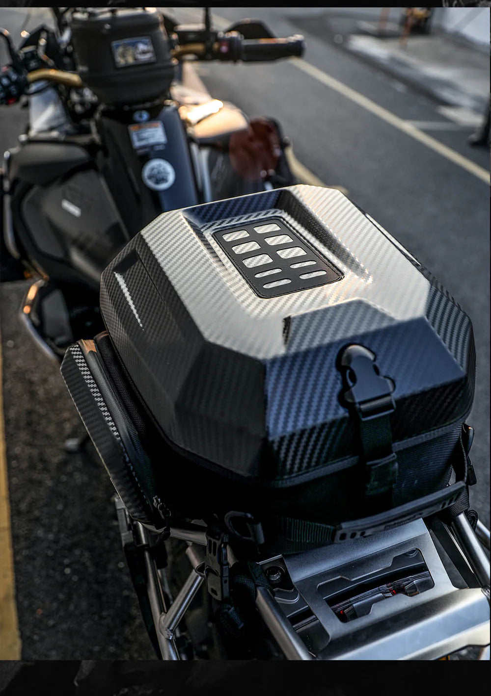 MFT2310KC- 23L-35L ABS Hard Shell Tail Bag with Expandable