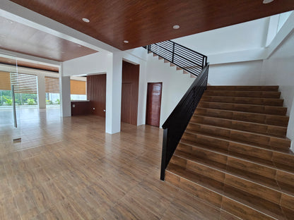 Alpha Basecamp Villa 2 Lakefront