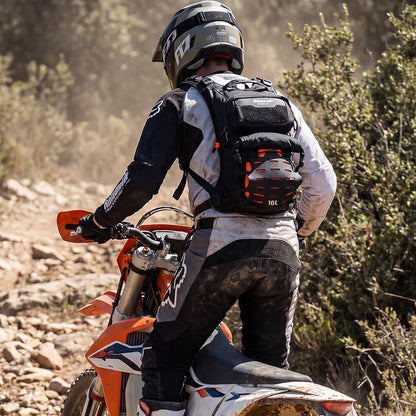 MCY2602OE - 10L Adventure Cycling Backpack ESA protective armor