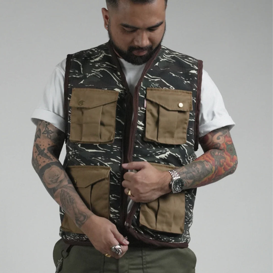 THINKCHAMP - PATHFINDER REVERSIBLE UTILITY VEST IN SAND WHITE AND TIGER CAMOU COLORWAY