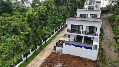 Alpha Basecamp Villa 2 Lakefront
