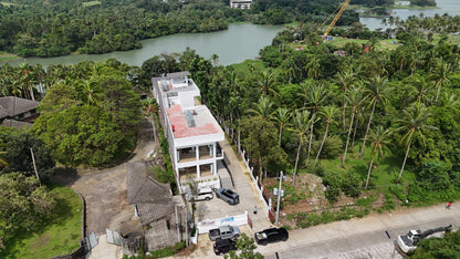 Alpha Basecamp Villa 2 Lakefront