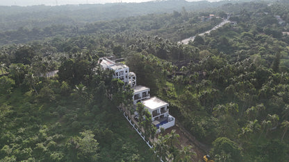 Alpha Basecamp Villa 2 Lakefront