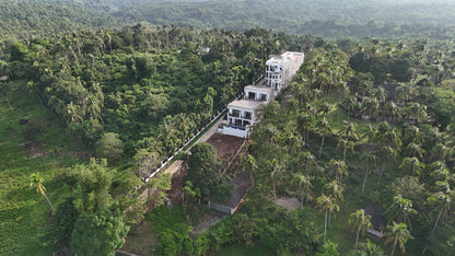 Alpha Basecamp Villa 2 Lakefront