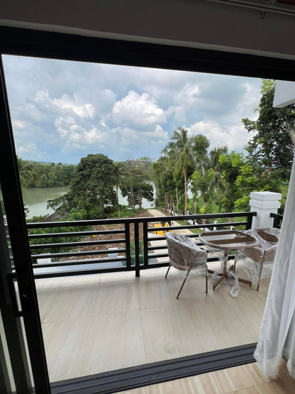Alpha Basecamp Villa 2 Lakefront