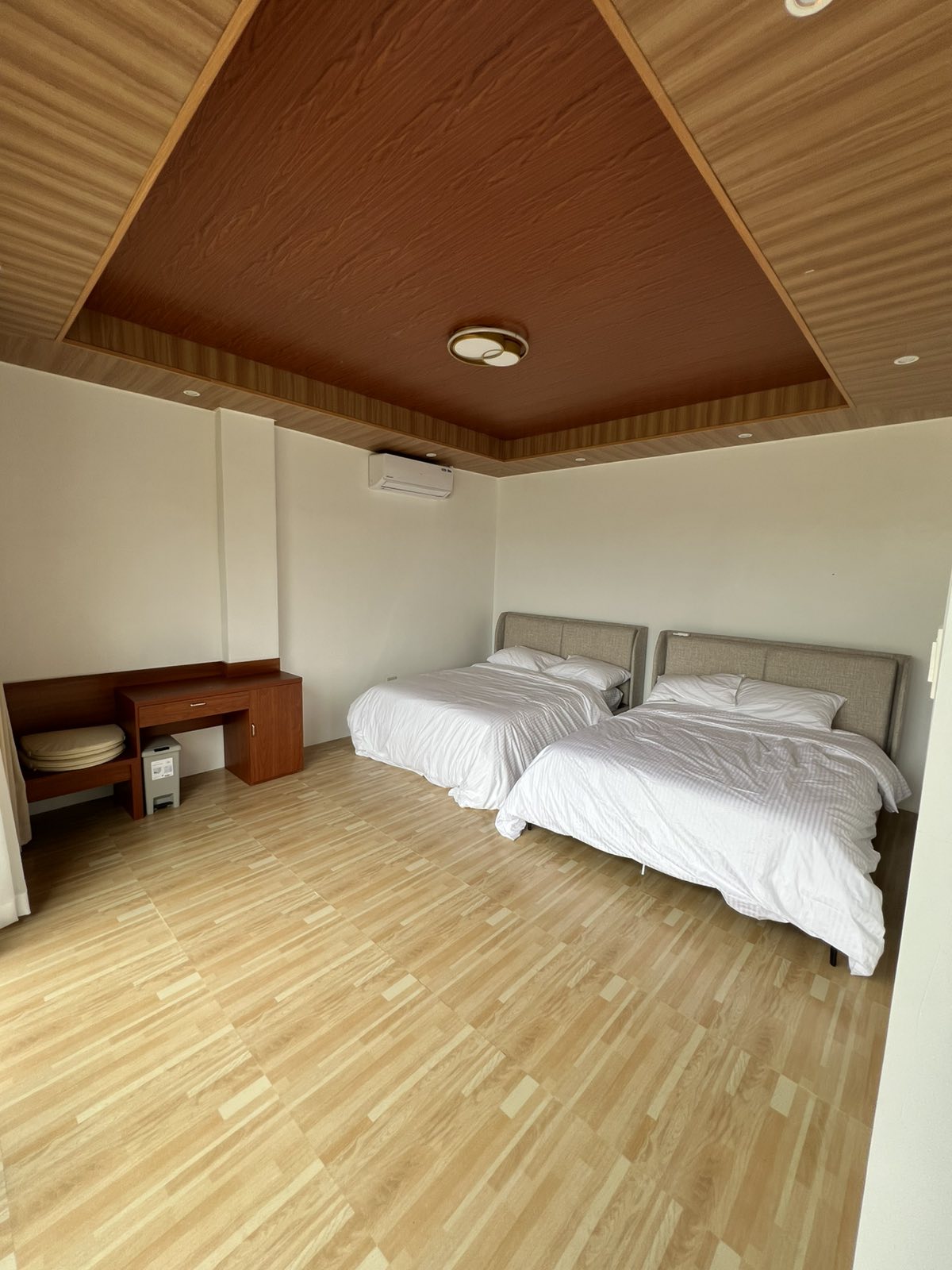 Alpha Basecamp Villa 2 Lakefront