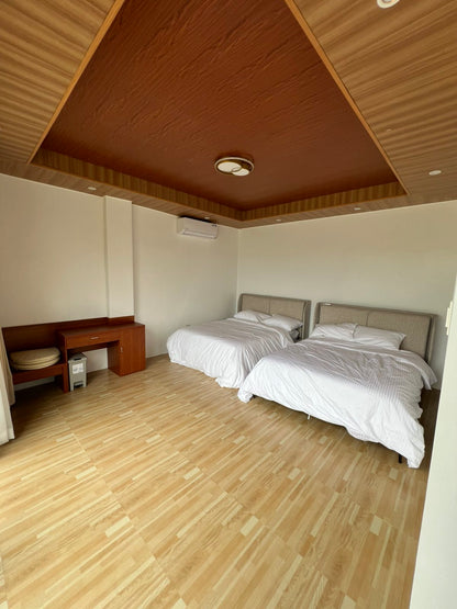 Alpha Basecamp Villa 2 Lakefront
