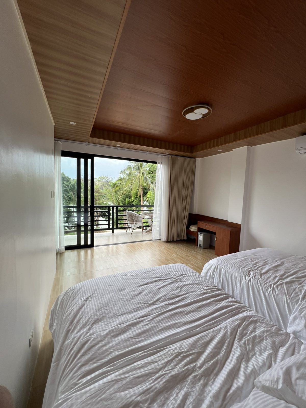 Alpha Basecamp Villa 2 Lakefront