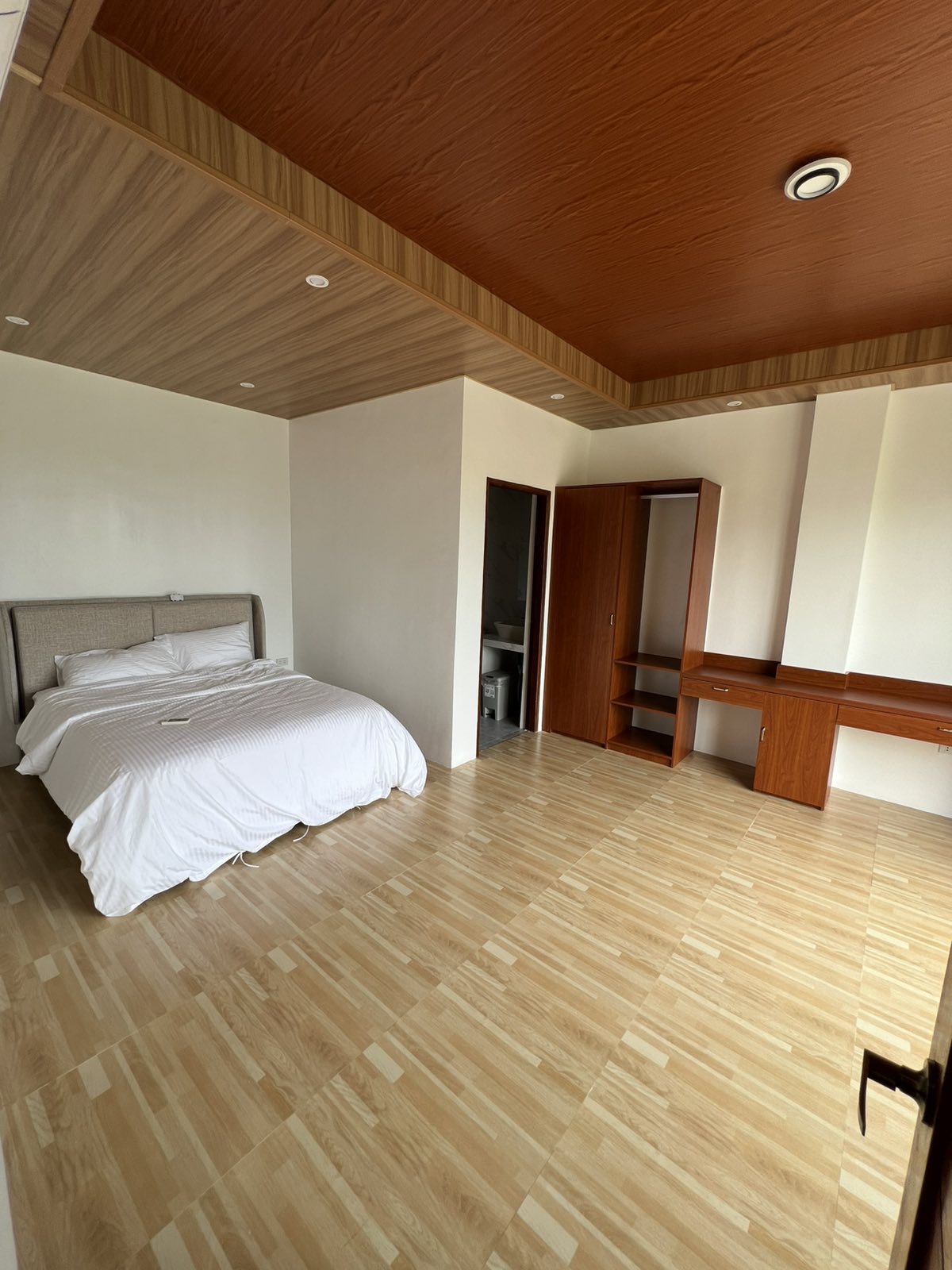 Alpha Basecamp Villa 2 Lakefront