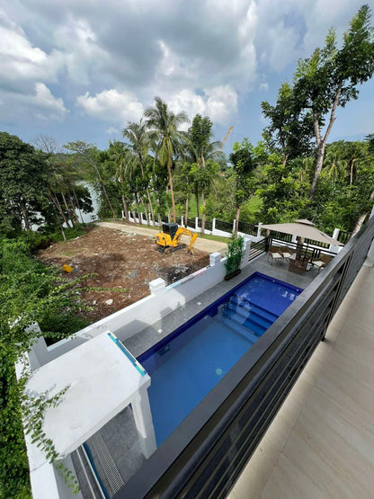 Alpha Basecamp Villa 2 Lakefront